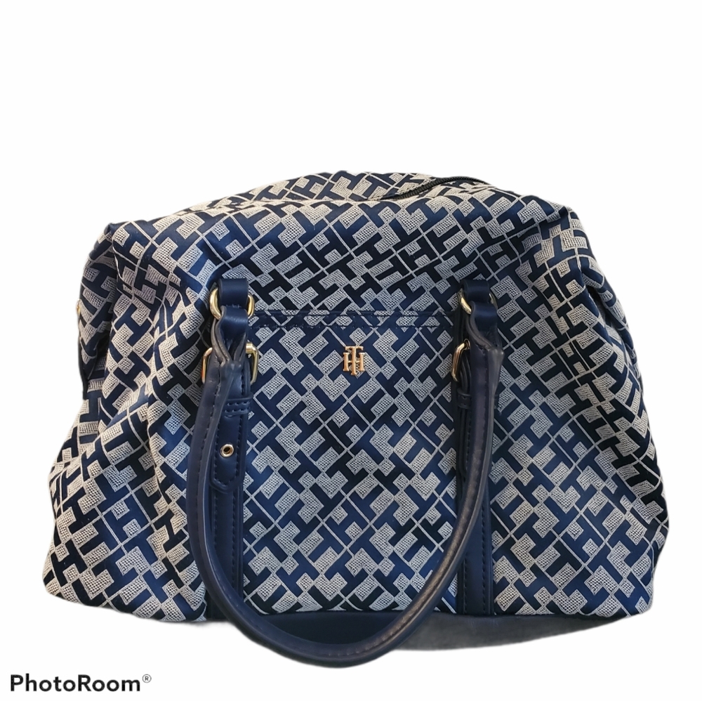Large Beautiful Tommy Hilfiger Bag / Carry-On 💙